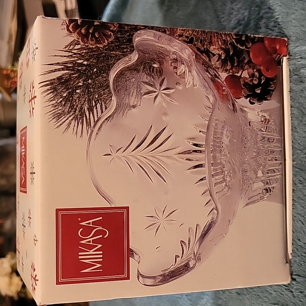 Mikasa Glass Christmas Bowl